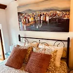 Joseph\'S Yard Apartment